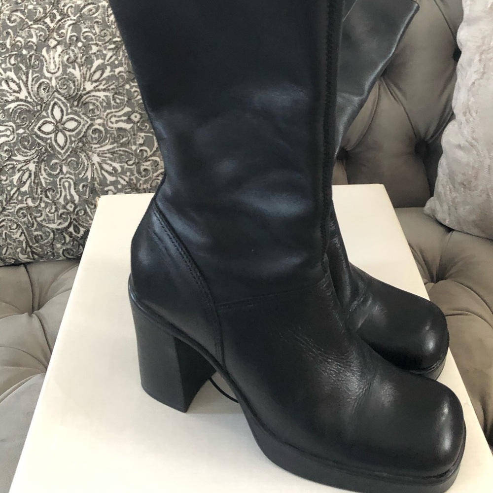 Steve Madden LUSST boot- size 7- Black!